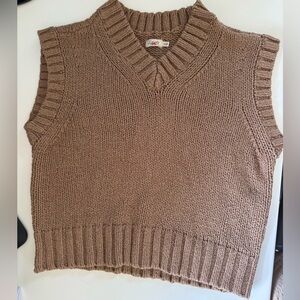Faherty sweater vest in falafel, xs